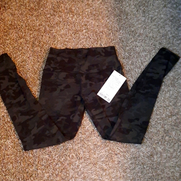 lululemon athletica Pants - Brand New Lululemon Align Pant. Size 6.